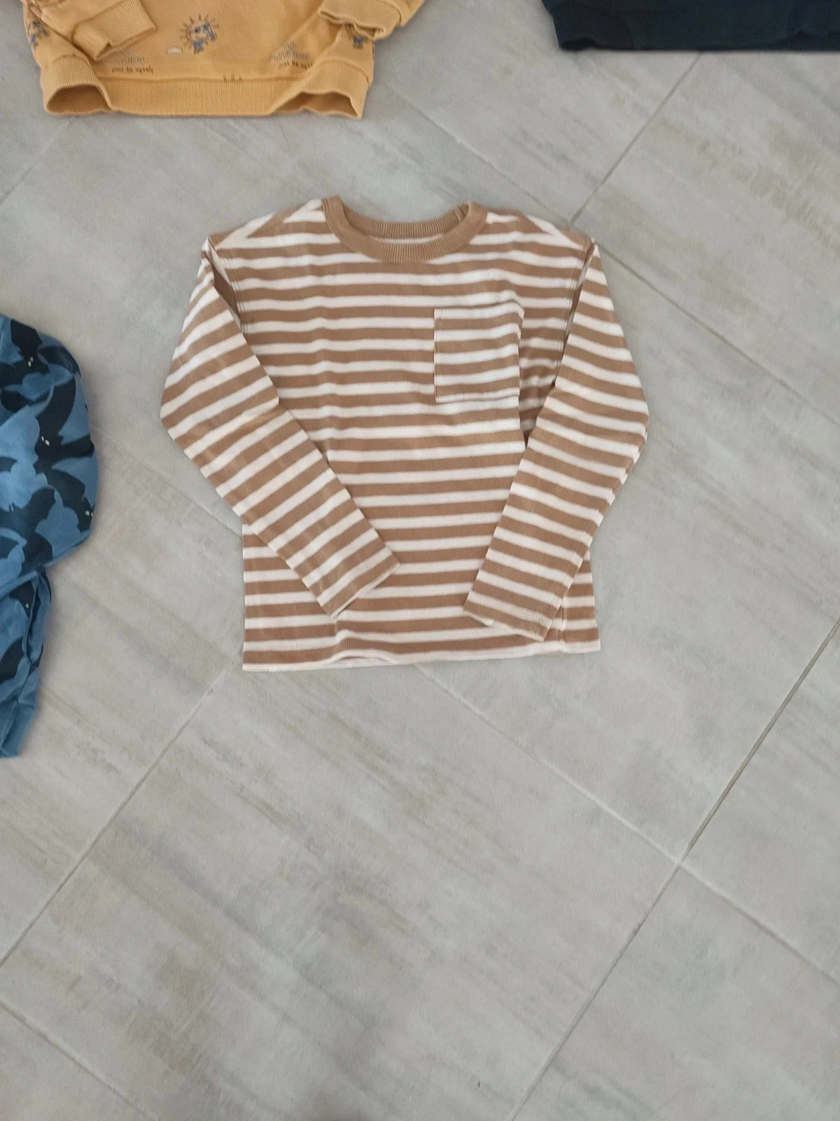 Lot of boys' 6-year-old sweatshirts – photo 2